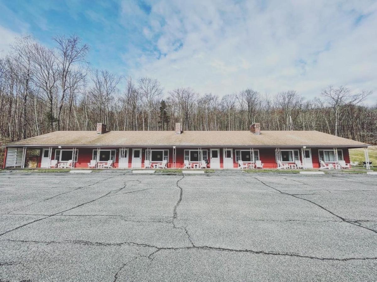 Berkshire Valley Inn North Hancock Εξωτερικό φωτογραφία
