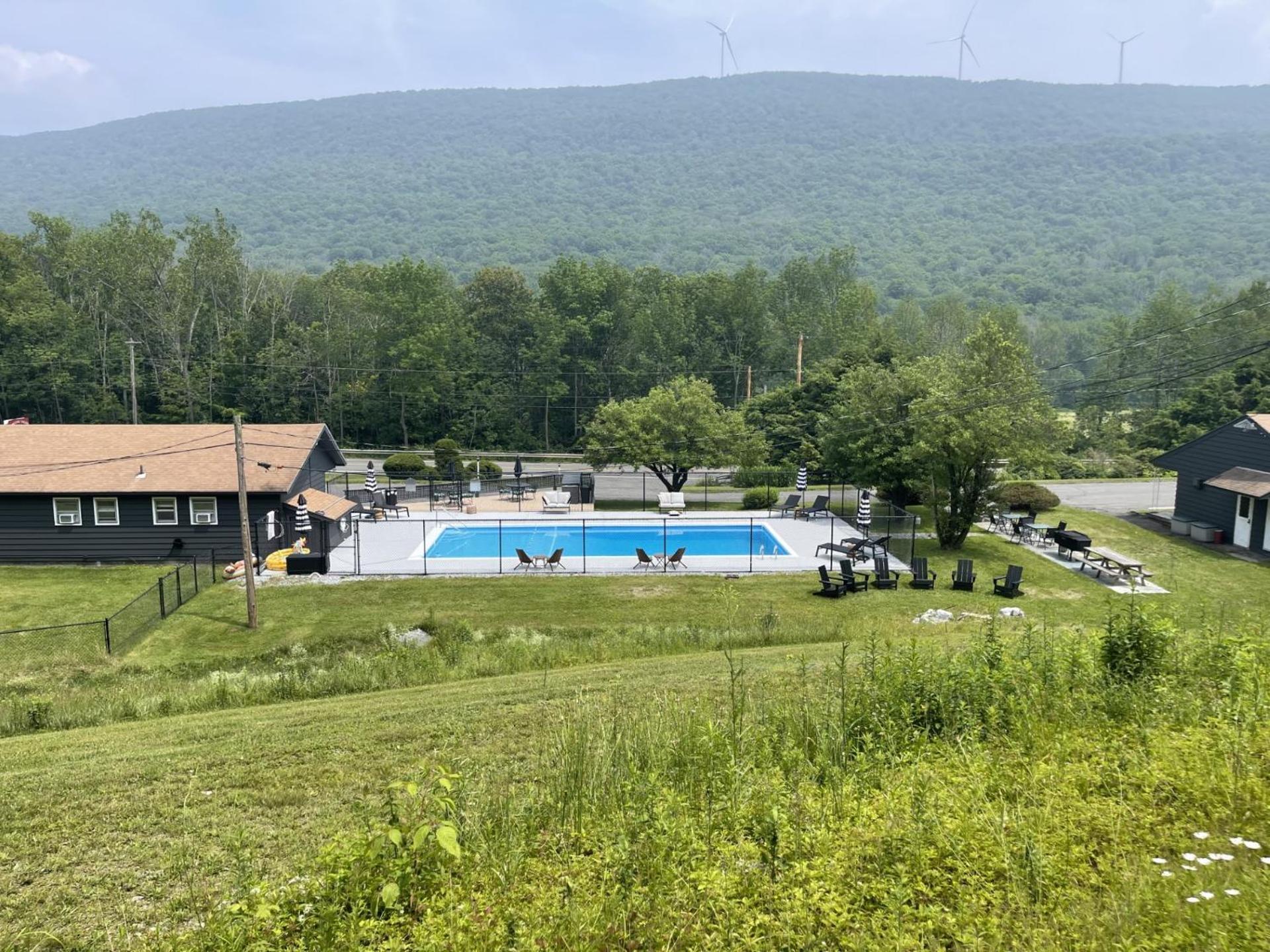 Berkshire Valley Inn North Hancock Εξωτερικό φωτογραφία